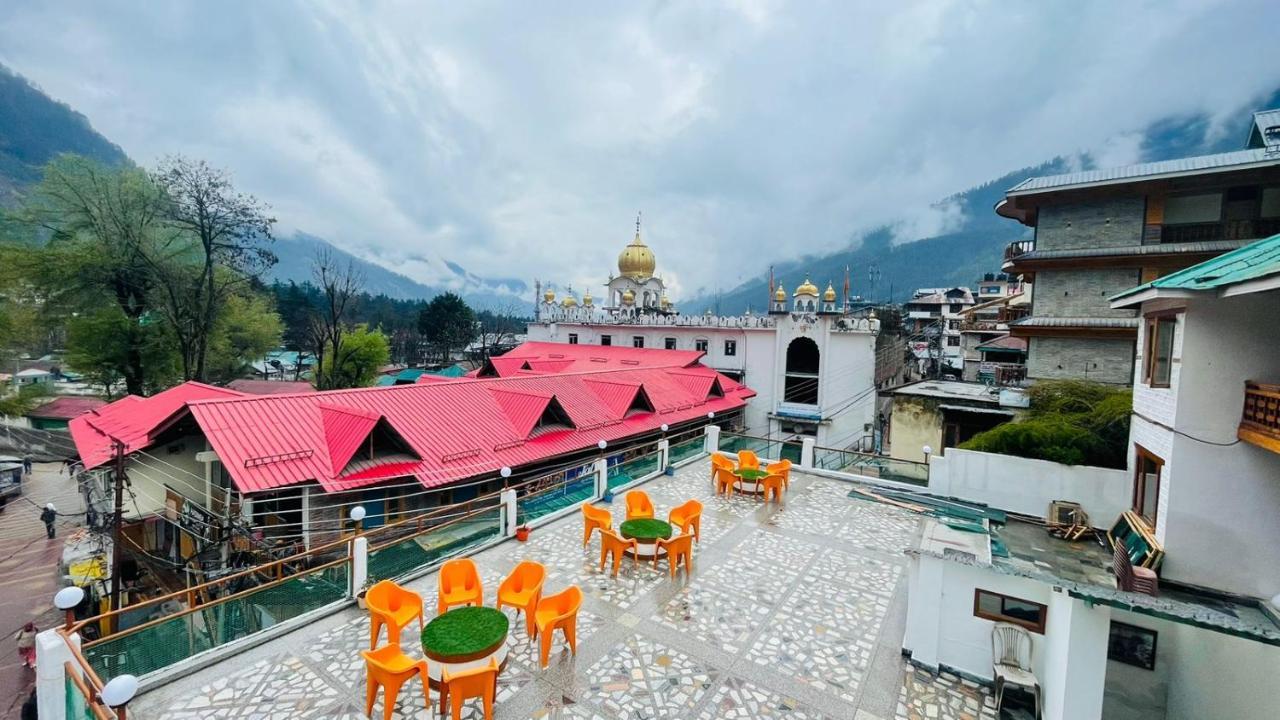 Hotel Hilltop At Mall Road Manali With Open Terrace Exterior foto