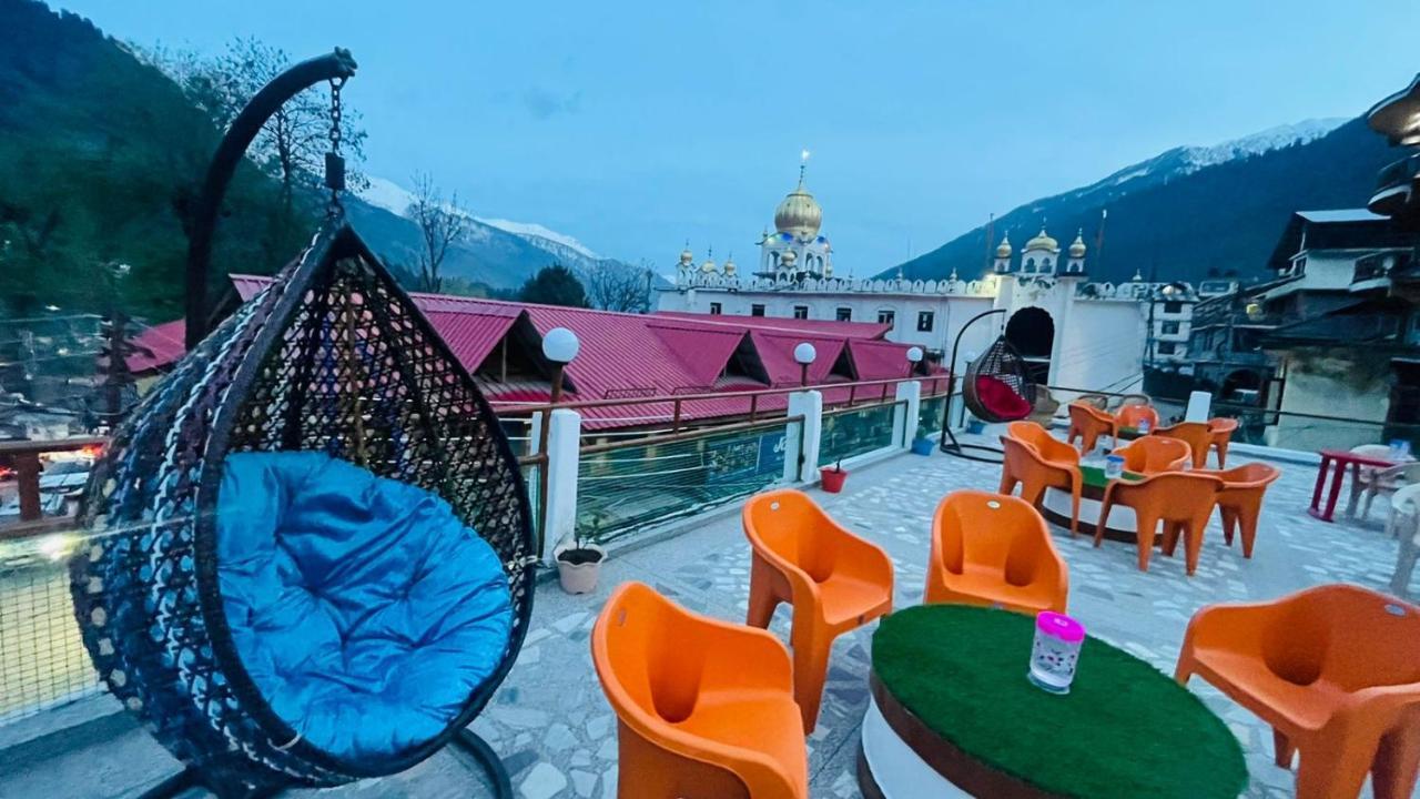 Hotel Hilltop At Mall Road Manali With Open Terrace Exterior foto