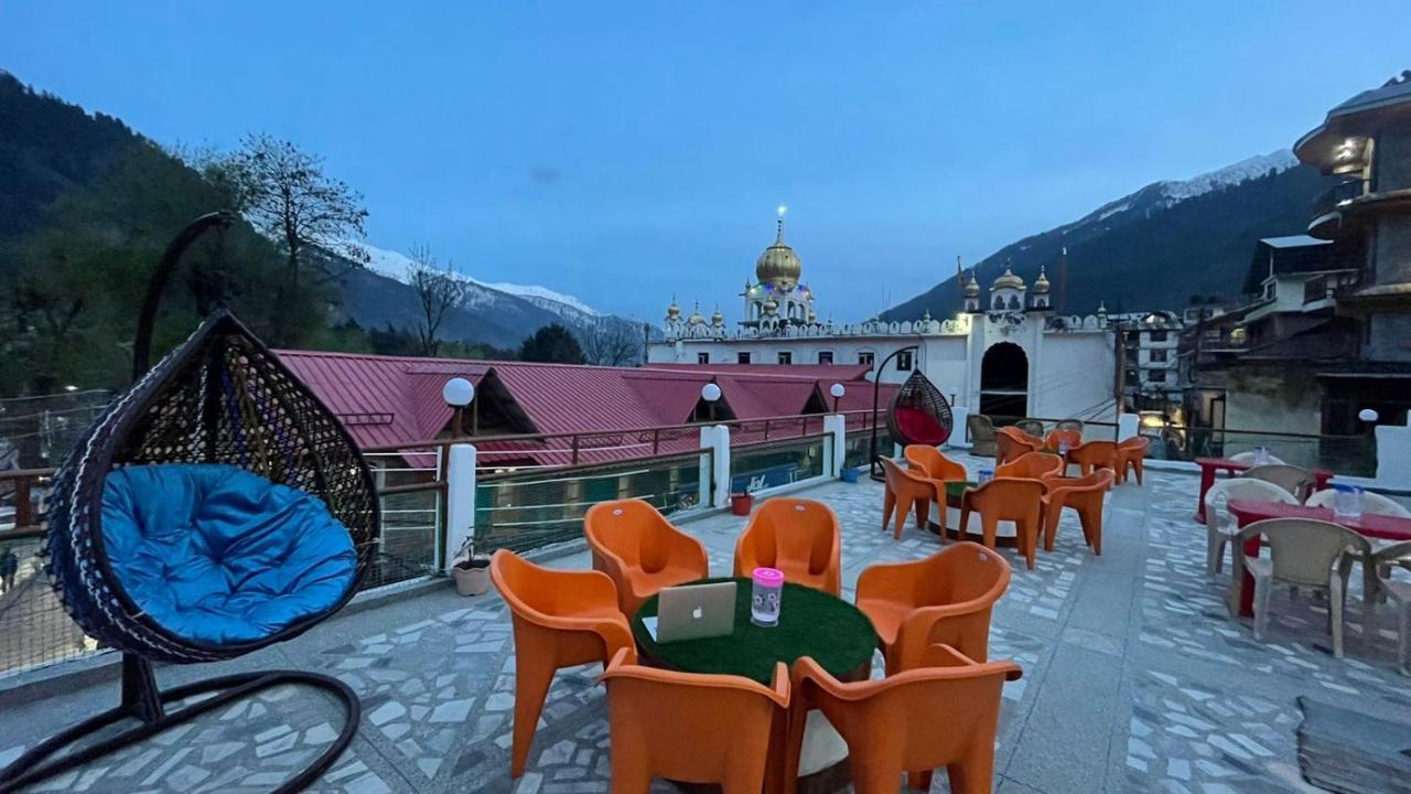 Hotel Hilltop At Mall Road Manali With Open Terrace Exterior foto